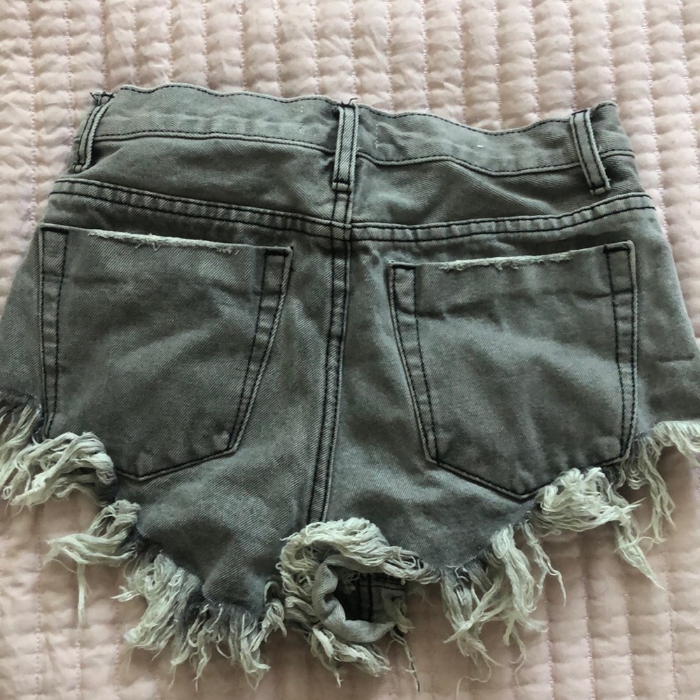 Glamorous Frayed Cutoffs - Picture 2 of 3